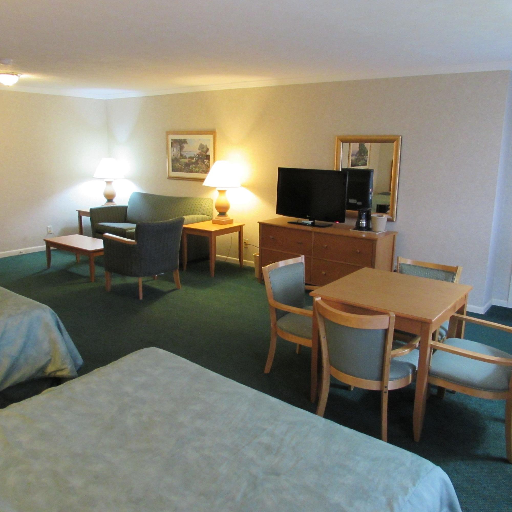 Magnuson Grand Pioneer Inn And Suites Escanaba Bagian luar foto