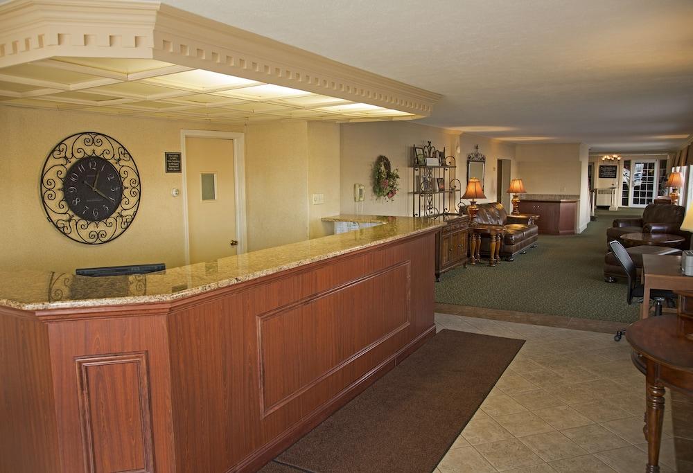 Magnuson Grand Pioneer Inn And Suites Escanaba Bagian luar foto