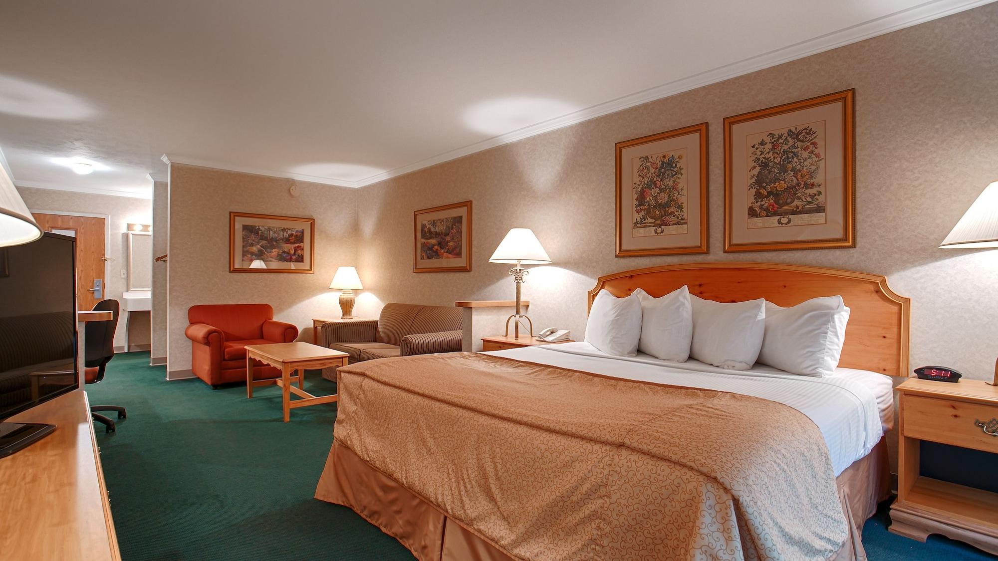Magnuson Grand Pioneer Inn And Suites Escanaba Bagian luar foto