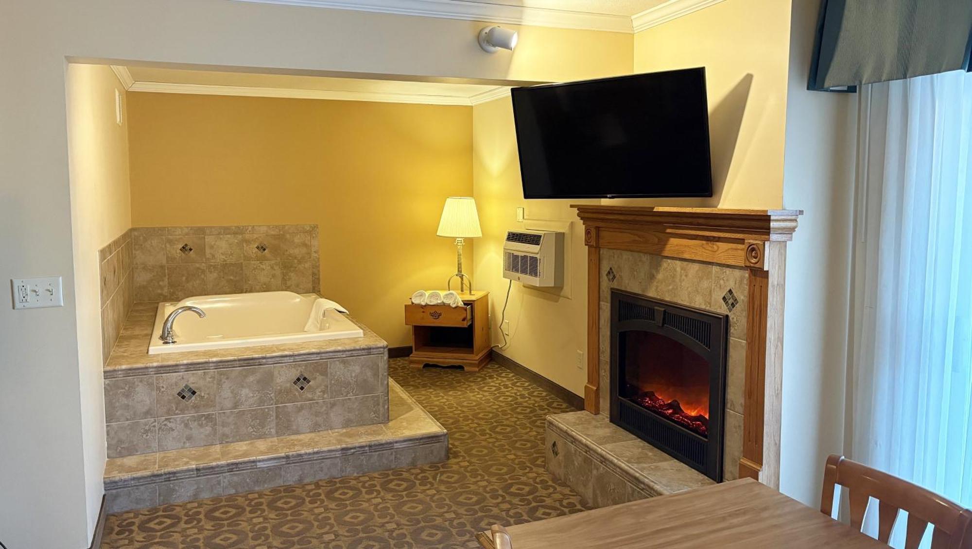 Magnuson Grand Pioneer Inn And Suites Escanaba Bagian luar foto