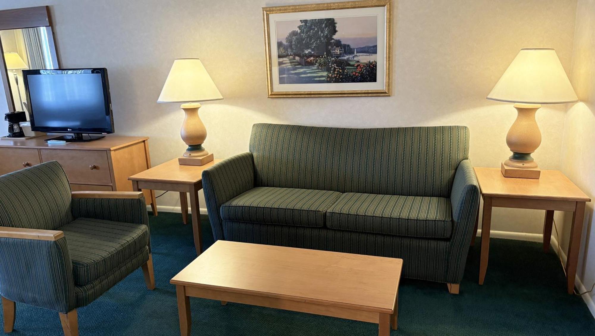 Magnuson Grand Pioneer Inn And Suites Escanaba Bagian luar foto