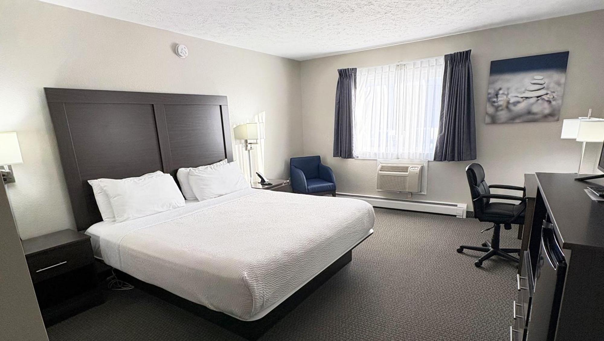 Magnuson Grand Pioneer Inn And Suites Escanaba Bagian luar foto